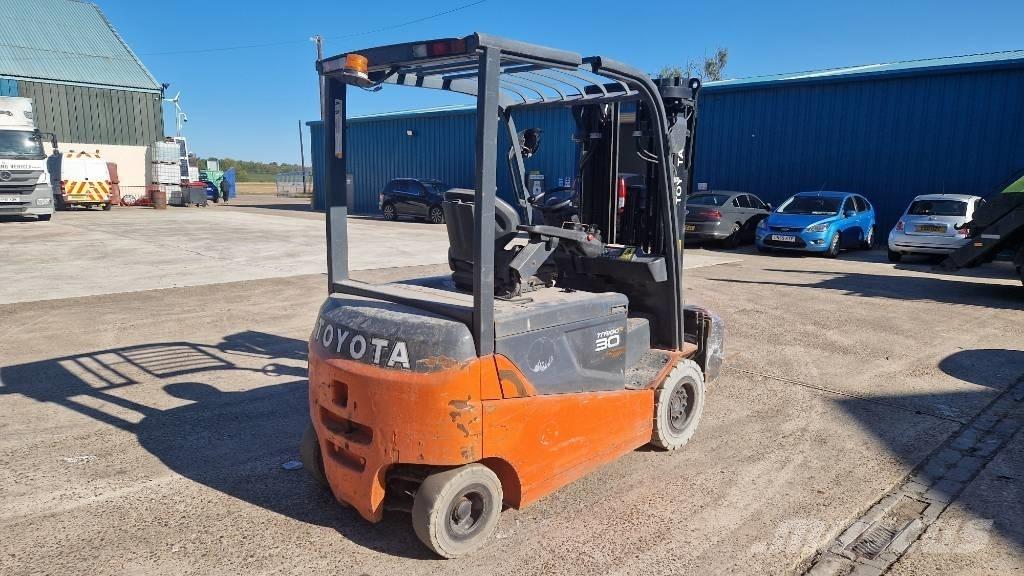 Toyota 8 FBMT 30 Elektrostapler