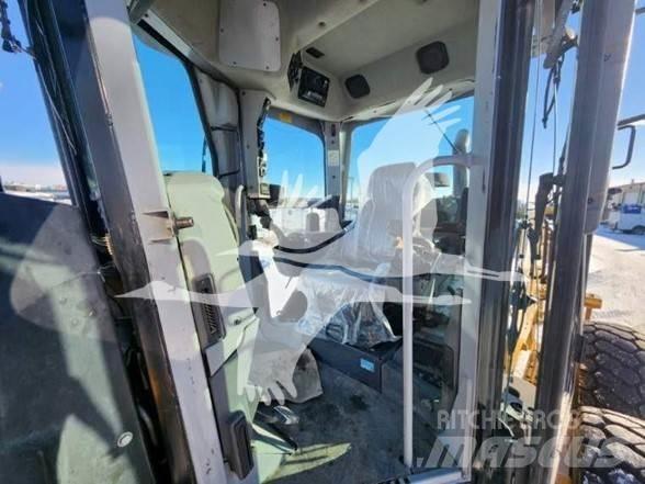 CAT 140M Grader