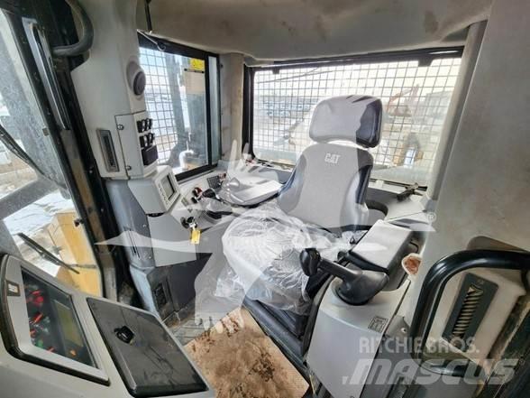 CAT D8T Bulldozer