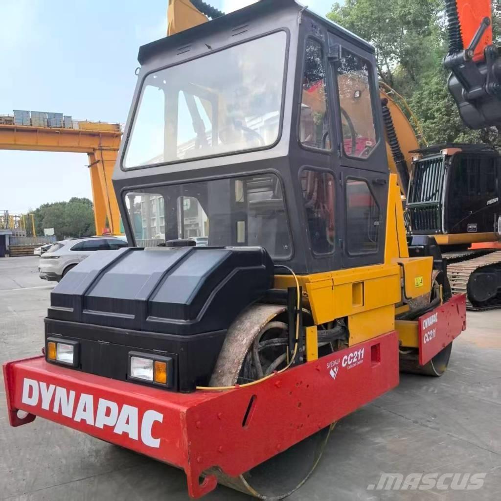 Dynapac CC 211 Tandemwalzen