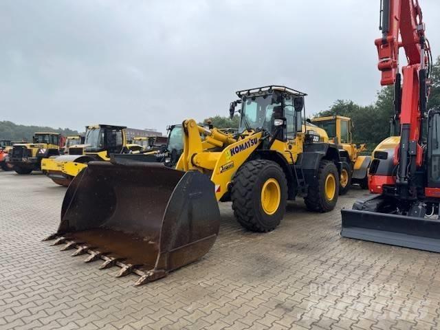 Komatsu WA 320 Radlader