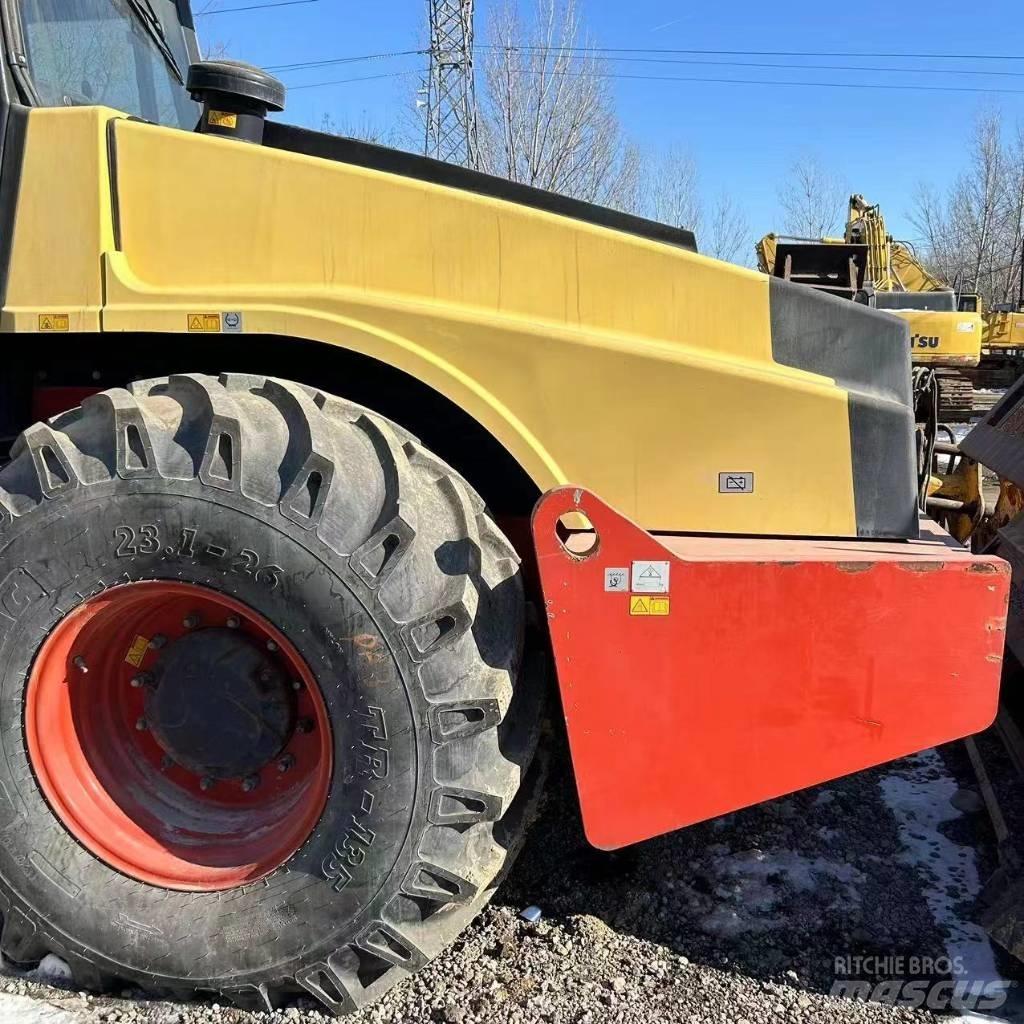 Dynapack CA702 Walzenzüge