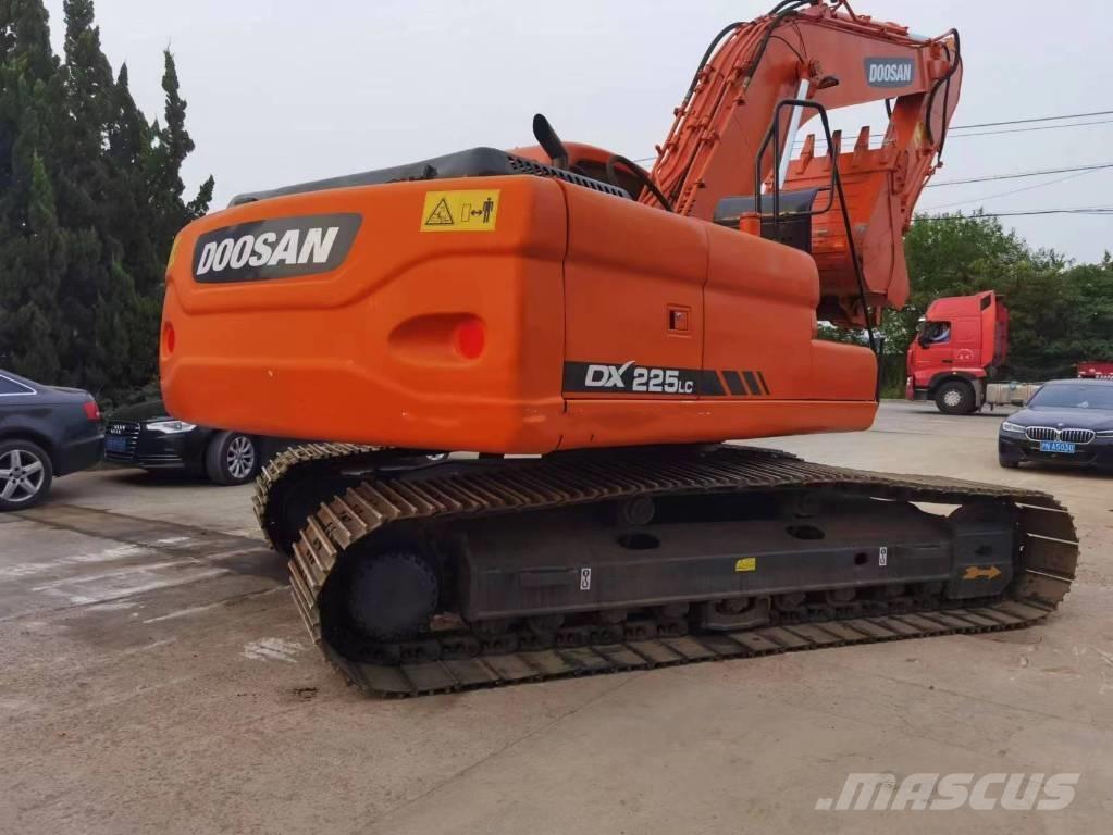 Doosan DX 225 Raupenbagger