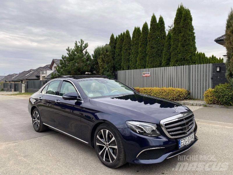 Mercedes-Benz E 300D PKWs