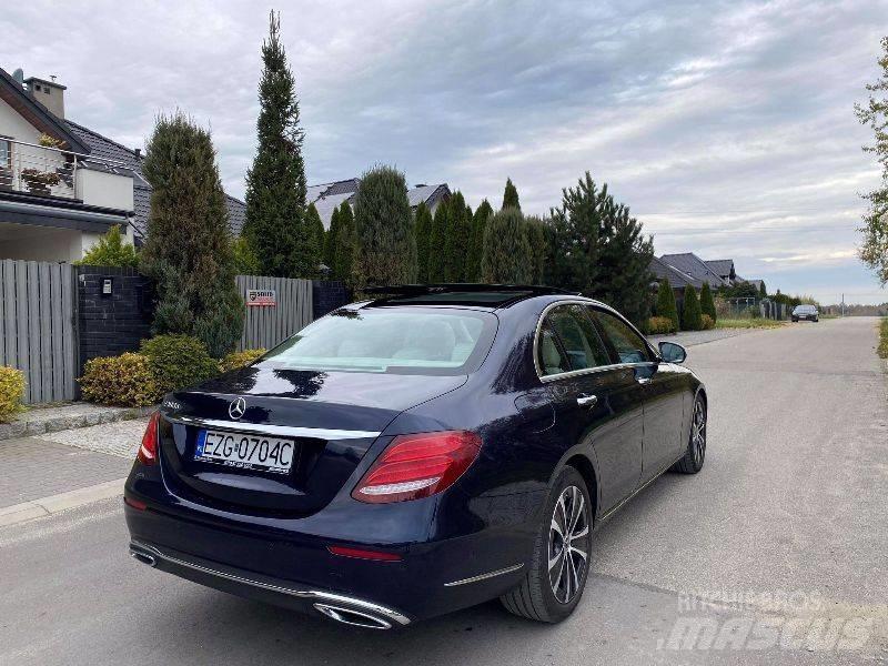 Mercedes-Benz E 300D PKWs