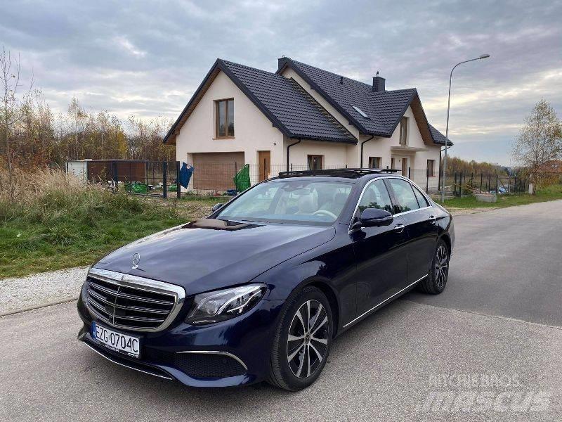 Mercedes-Benz E 300D PKWs
