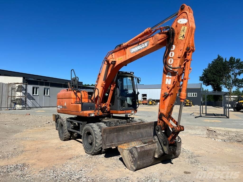 Doosan DX 140 W Mobilbagger