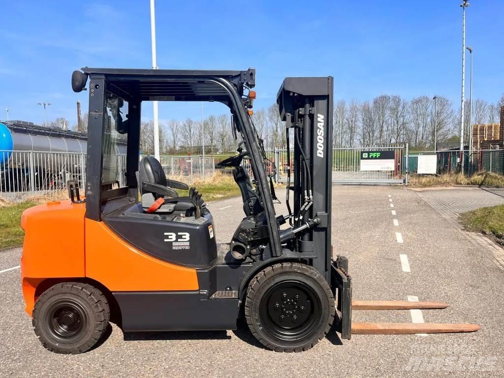 Doosan D33S- 7 Dieselstapler