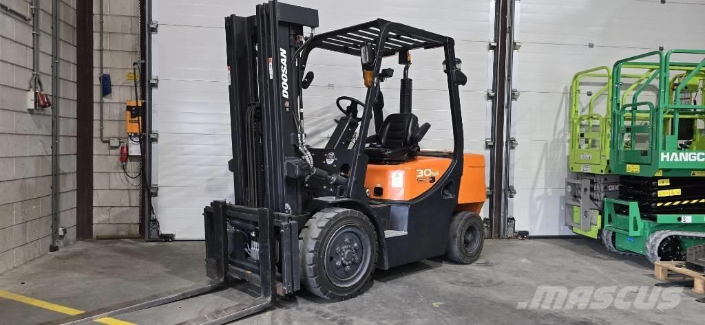 Doosan D 30 GP Dieselstapler