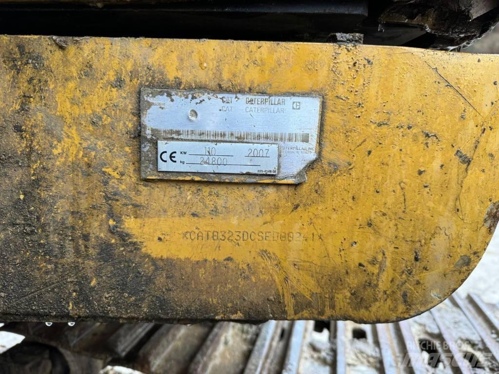 CAT 323 D Raupenbagger