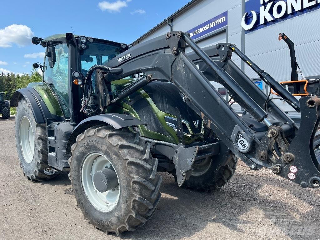 Valtra T 145 Traktoren