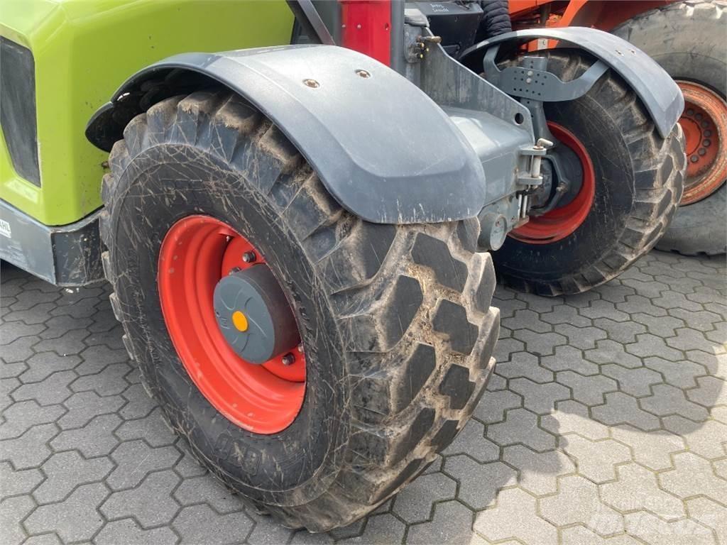 CLAAS Scorpion 756 Traktoren