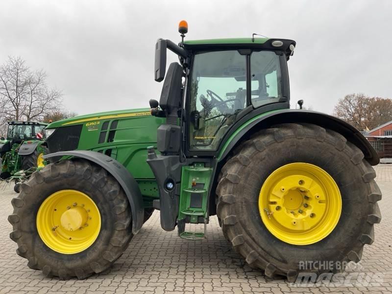 John Deere 6250R Traktoren