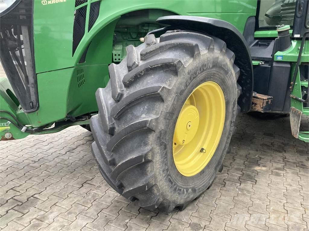 John Deere 8335R Traktoren
