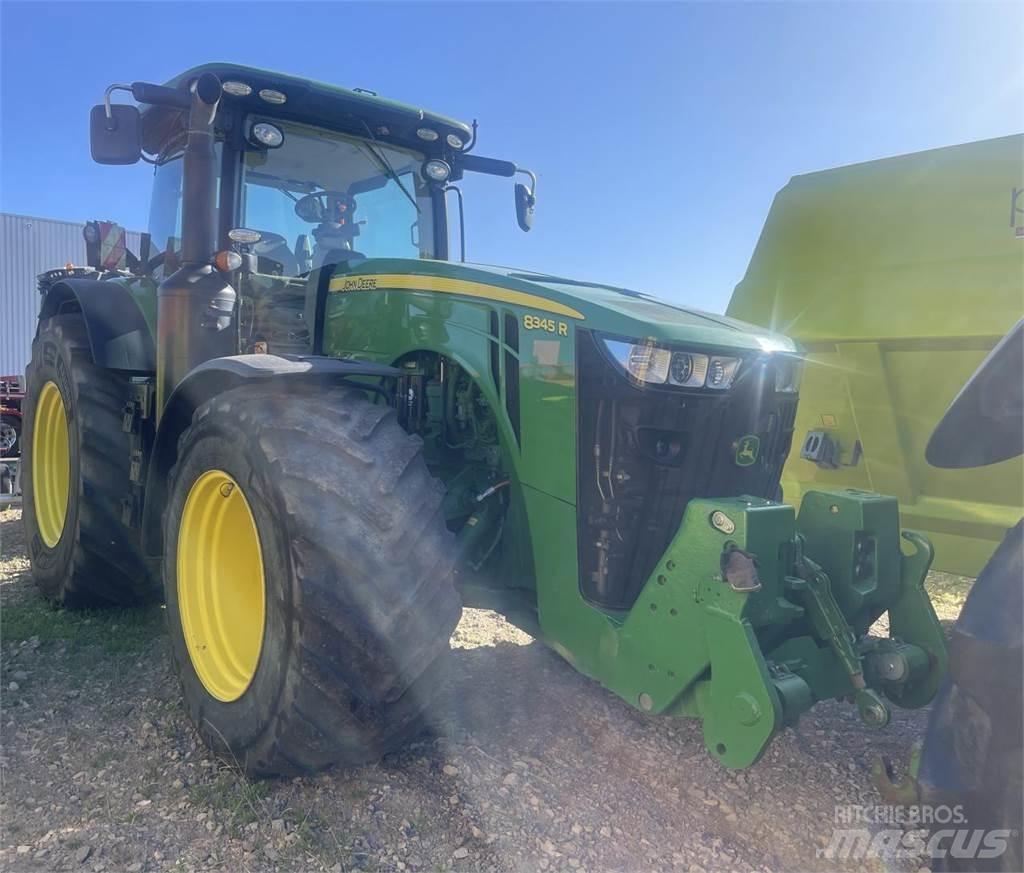 John Deere 8345 R Traktoren