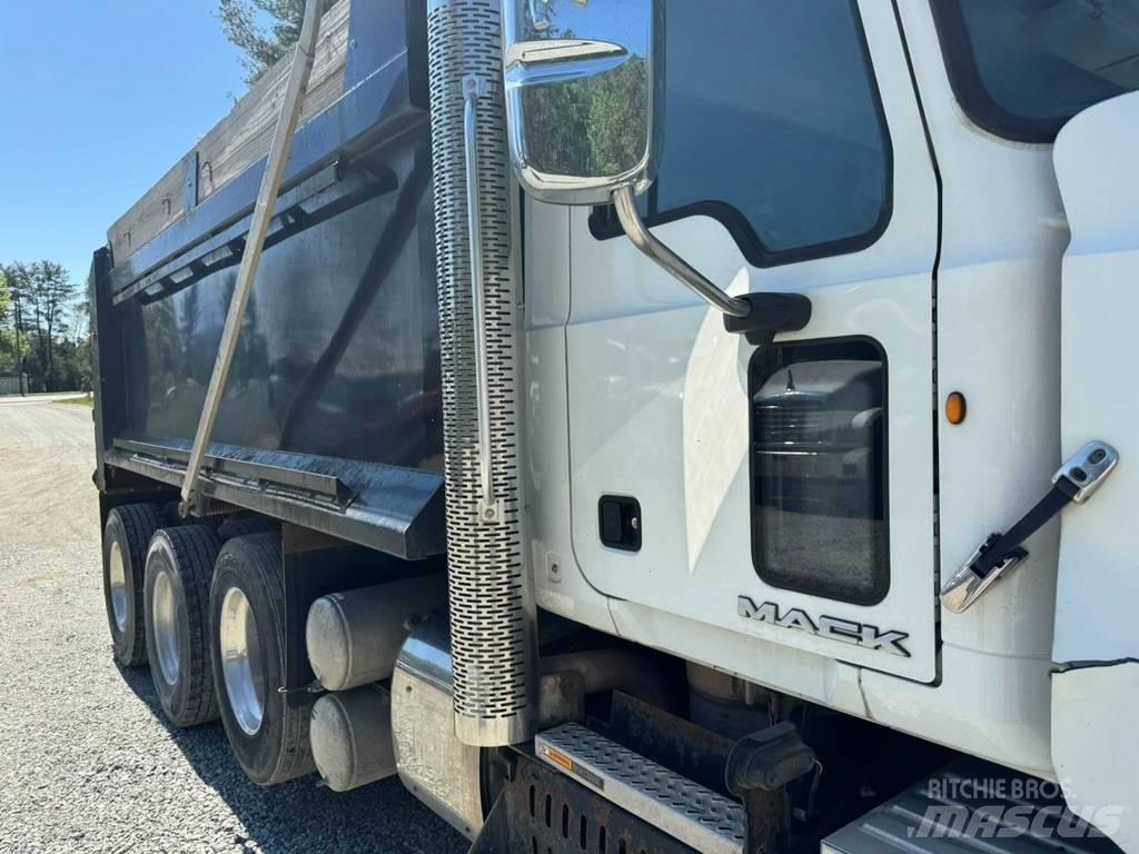 Mack GU713 Kipper