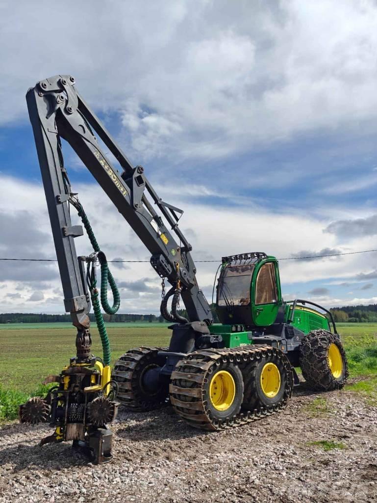 John Deere 1170 G Harvester