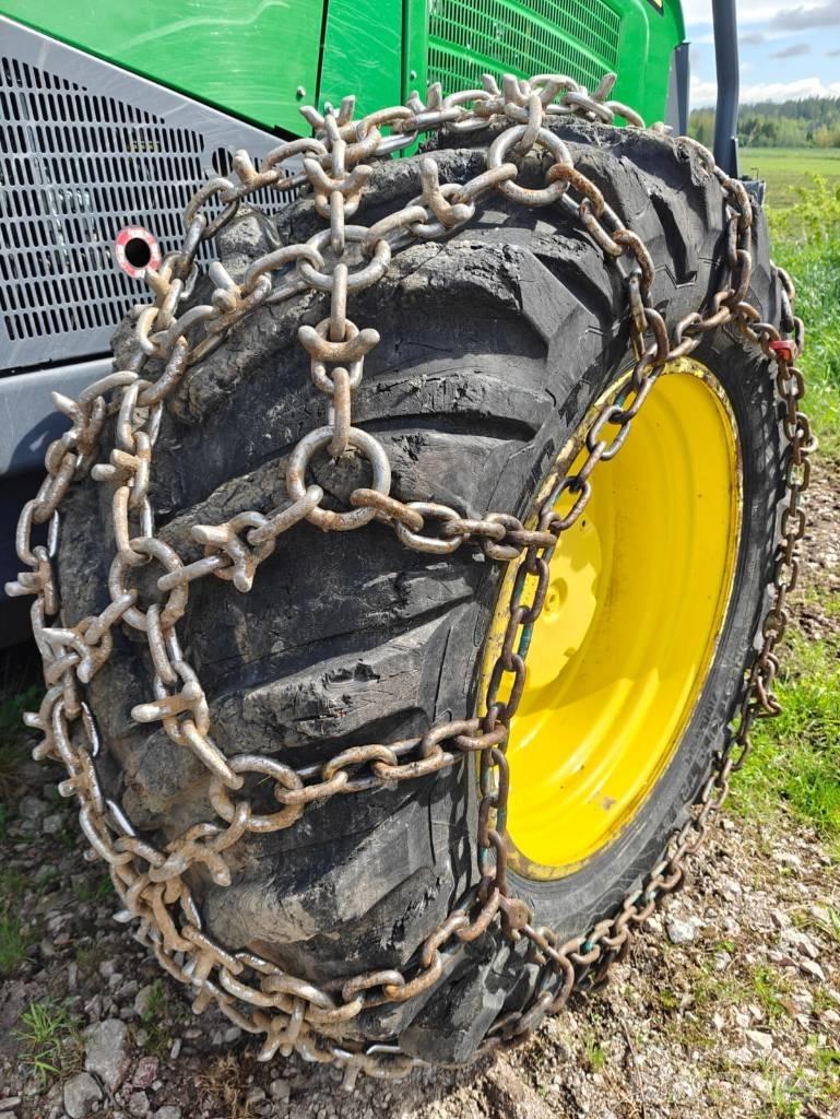 John Deere 1170 G Harvester