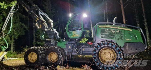 John Deere 1270G Harvester