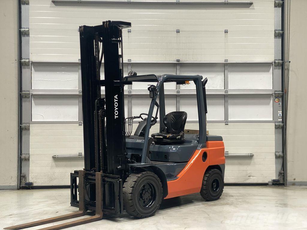 Toyota 52-8FDF30 Dieselstapler