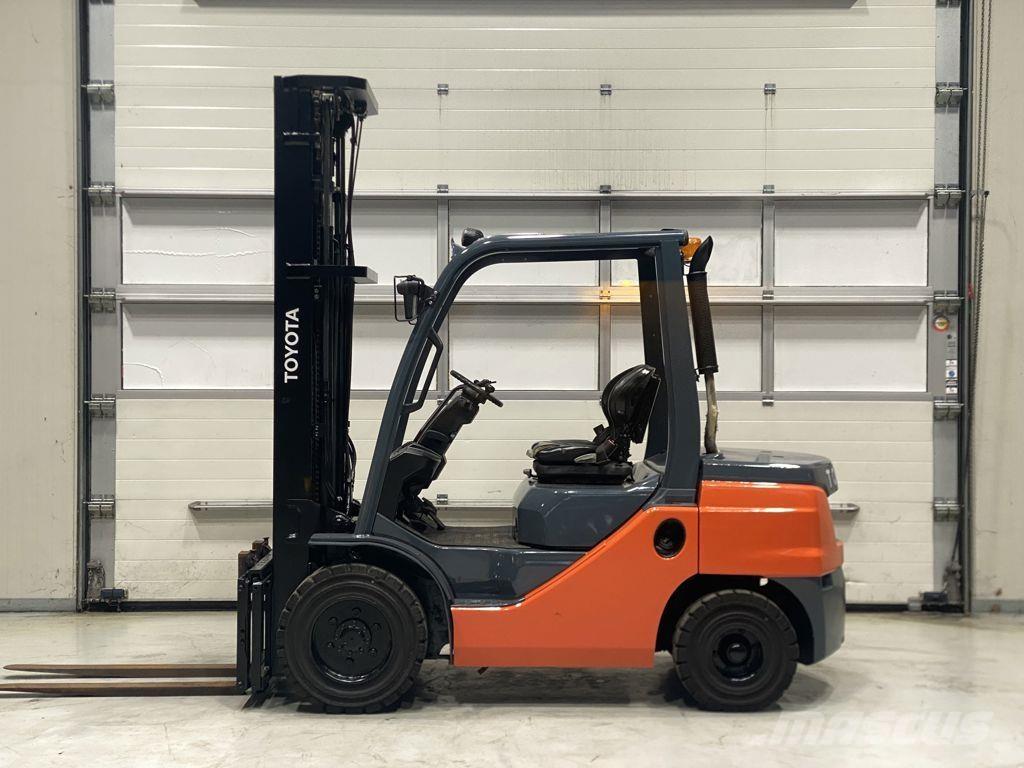 Toyota 52-8FDF30 Dieselstapler