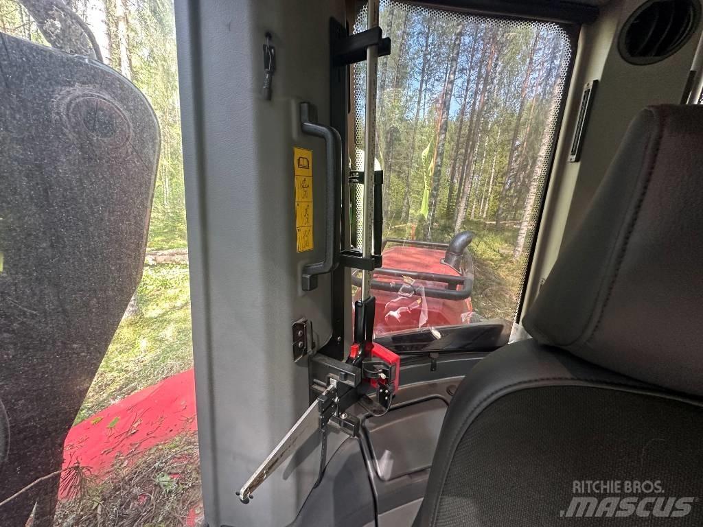 Komatsu 911 Harvester