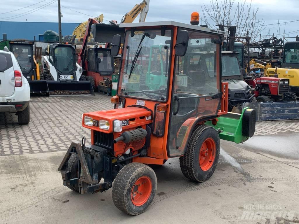 Kubota B 4200 Traktoren