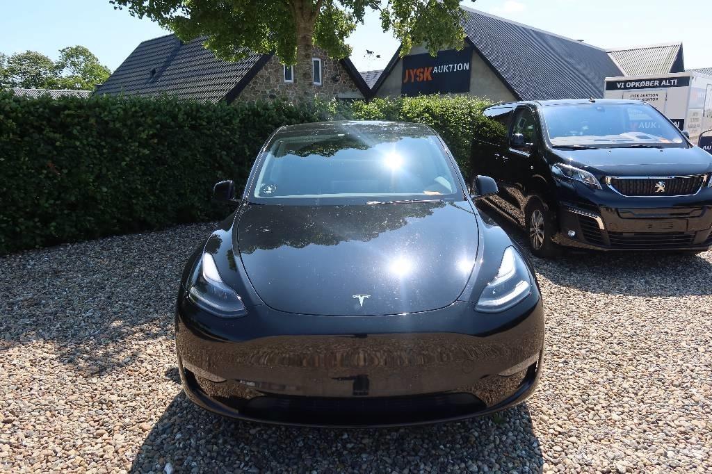 Tesla Model Y PKWs