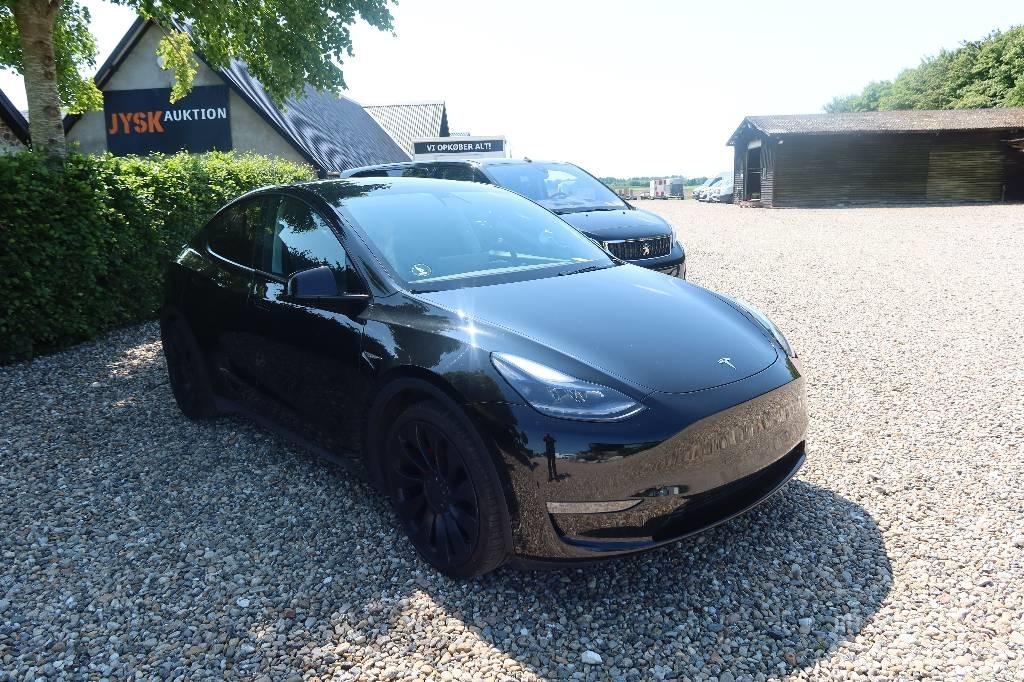 Tesla Model Y PKWs