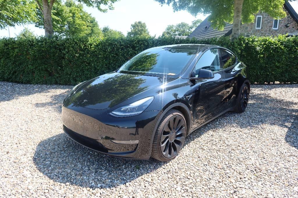 Tesla Model Y PKWs