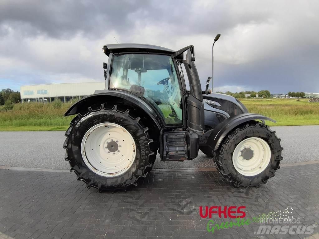 Valtra N134 Traktoren