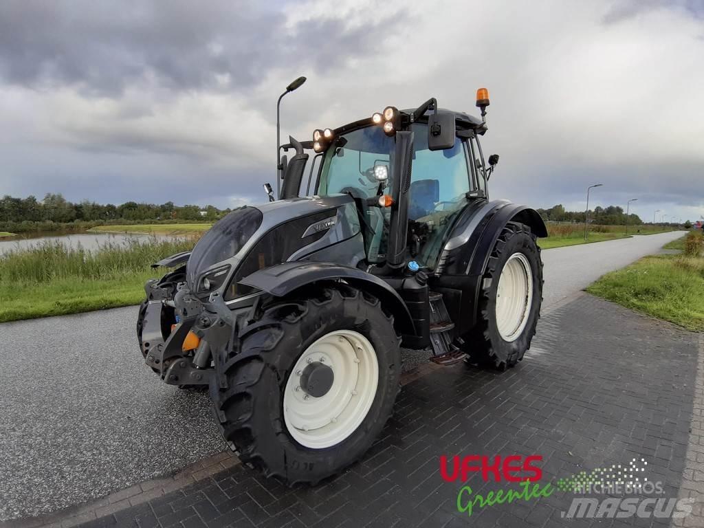 Valtra N134 Traktoren