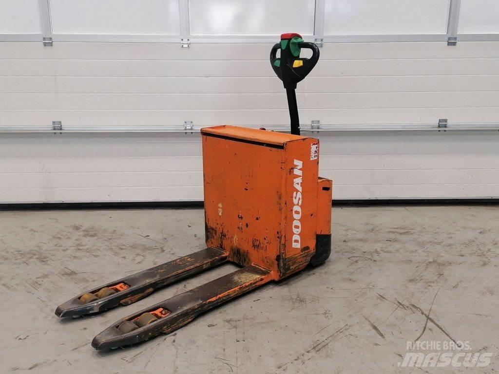 Doosan LEDH20M Niedergabelstapler
