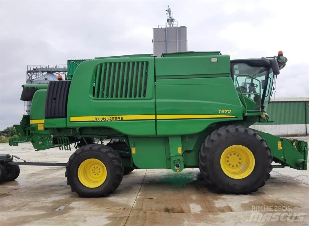 John Deere T670 Mähdrescher