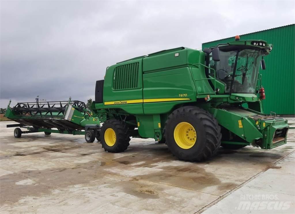 John Deere T670 Mähdrescher