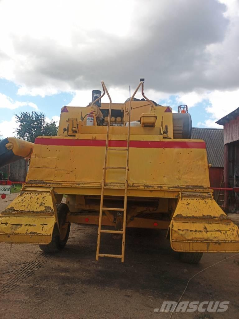 New Holland TF 46 Mähdrescher