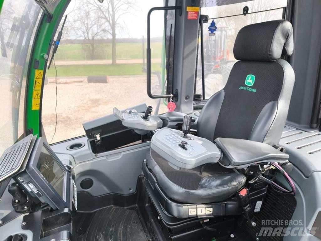 John Deere 1270E Harvester