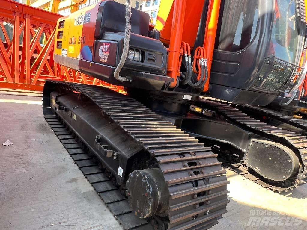Hitachi ZX200 Raupenbagger