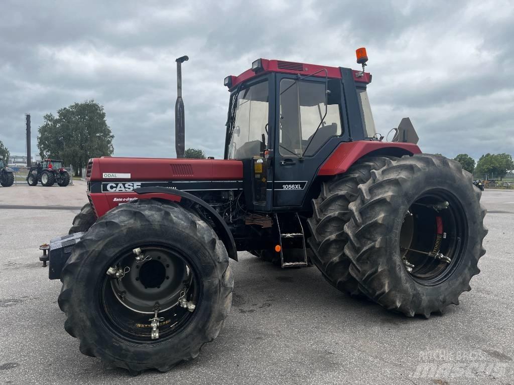 CASE 1056XL Traktoren