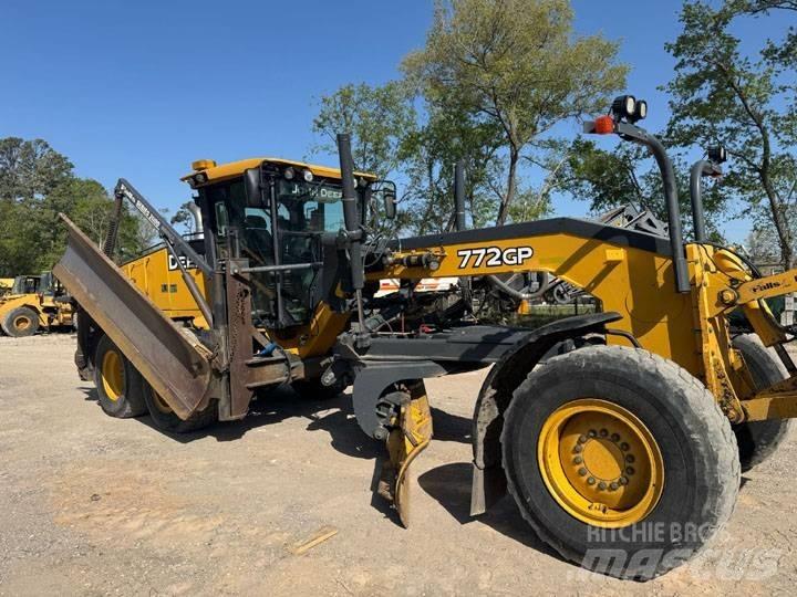 John Deere 772GP Grader