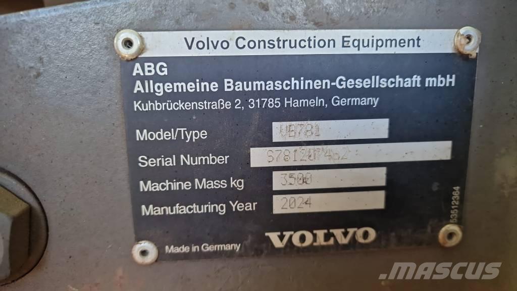 Volvo P 8820 D Andere