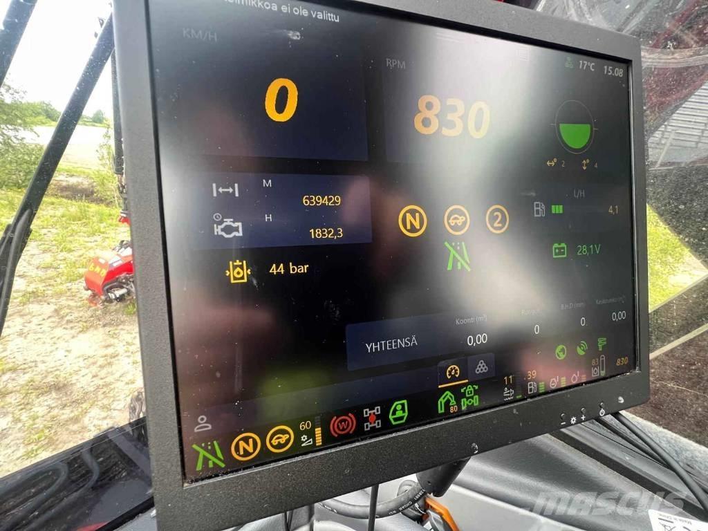 Komatsu 951 XC Harvester