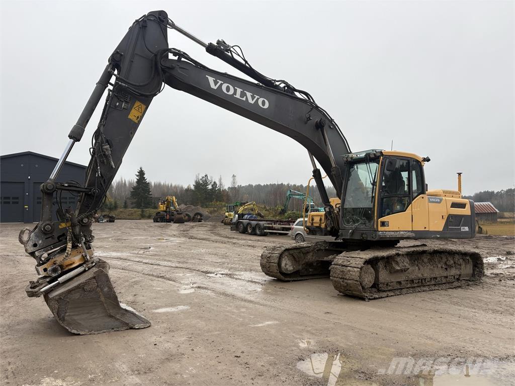 Volvo EC220DL Raupenbagger