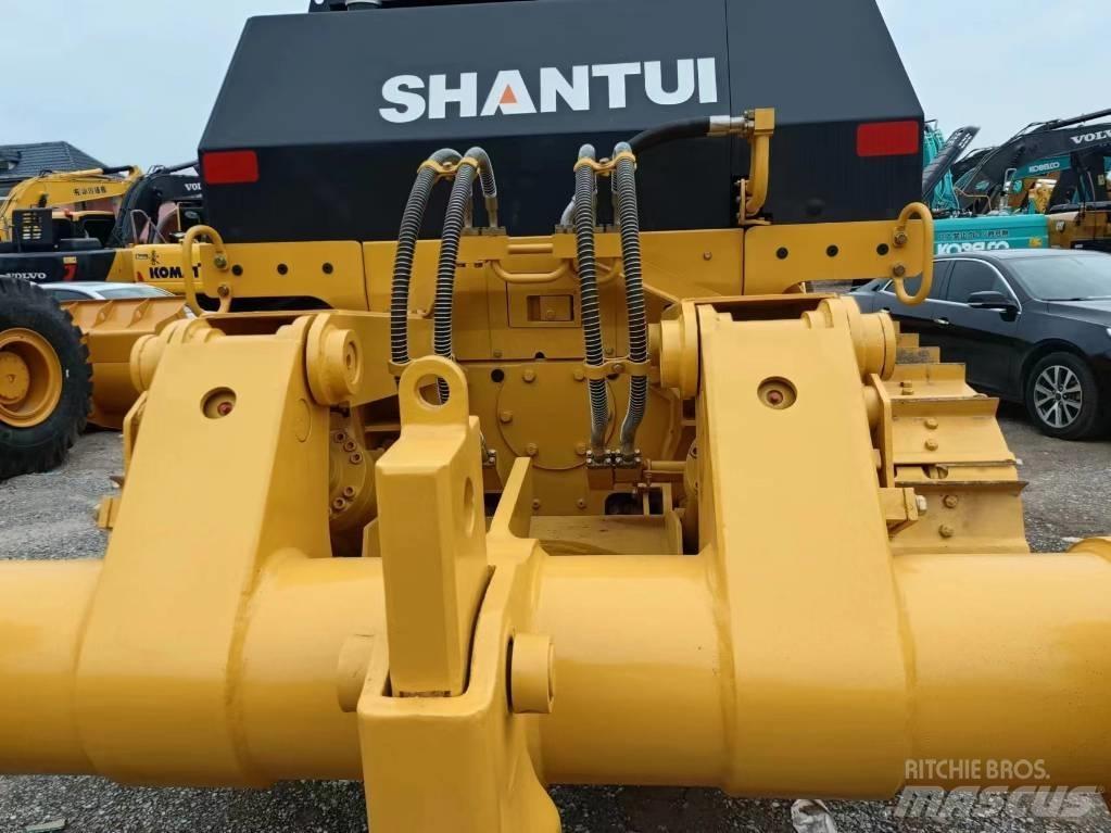 Shantui D22 Bulldozer