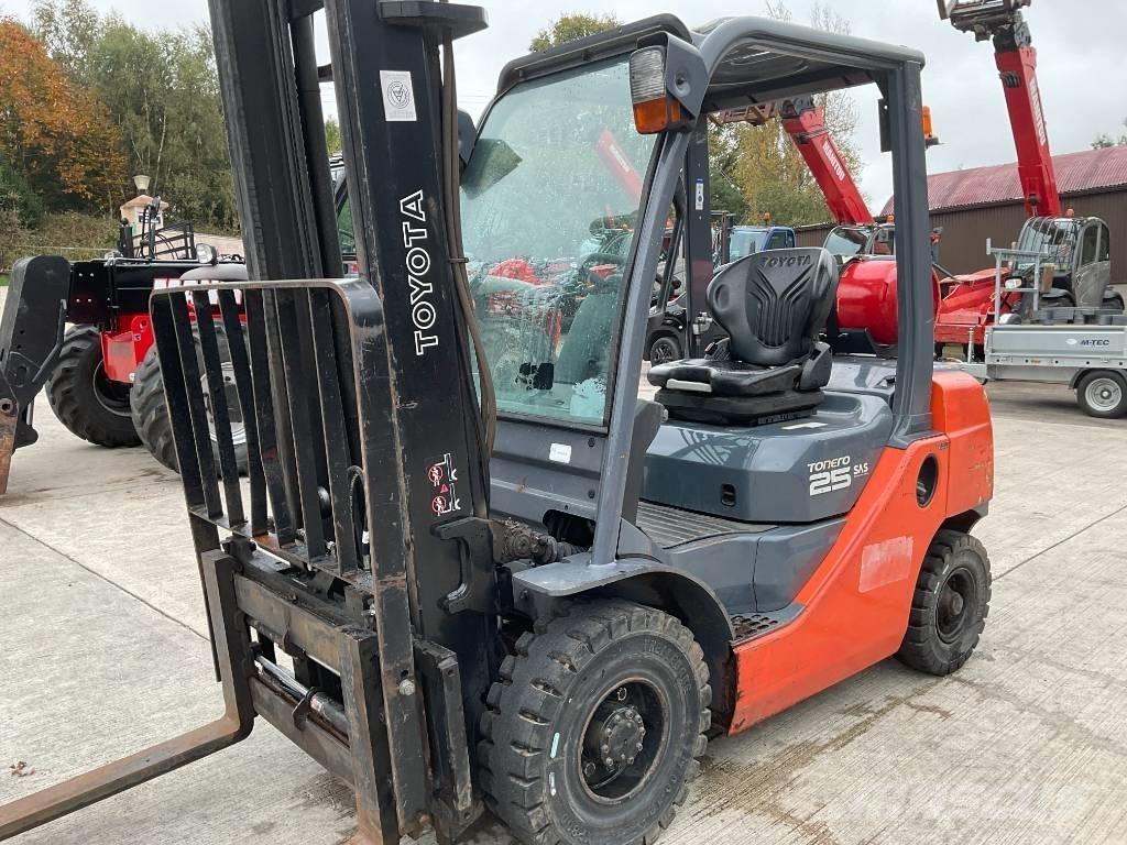 Toyota 02-8 FGF 25 Gasstapler