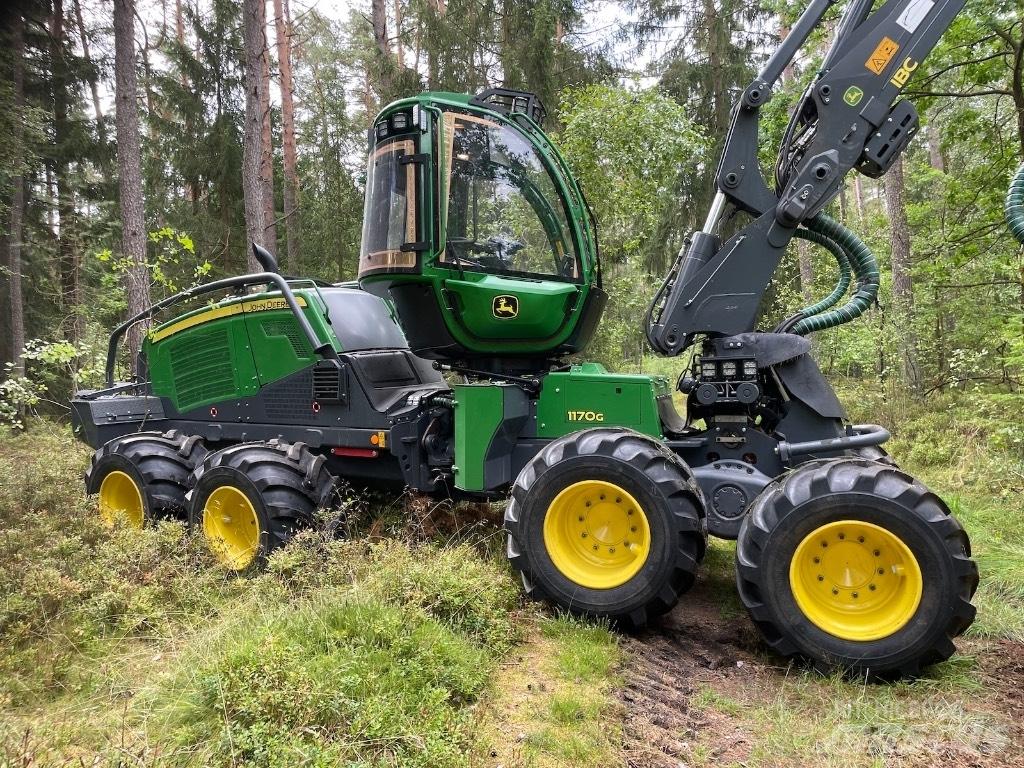 John Deere 1170G 8WD Harvester