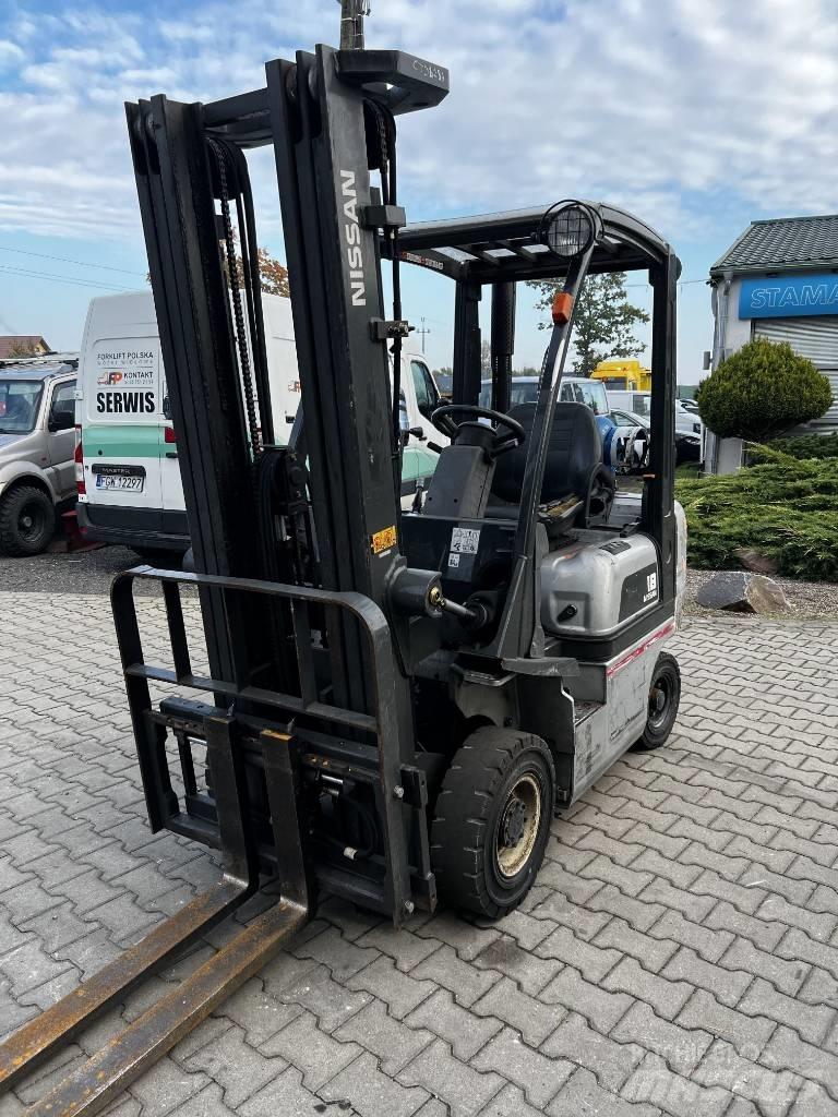 Nissan PD01A18PQ Gasstapler