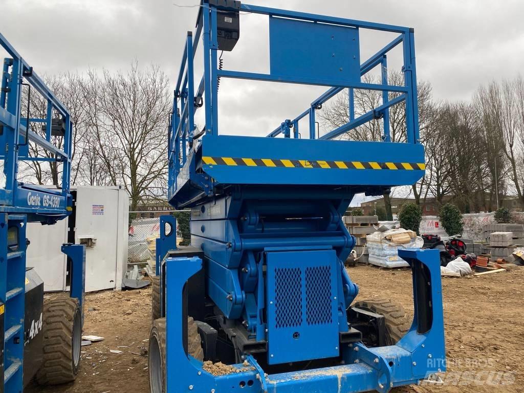 Genie GS 4390 RT Scheren-Arbeitsbühnen