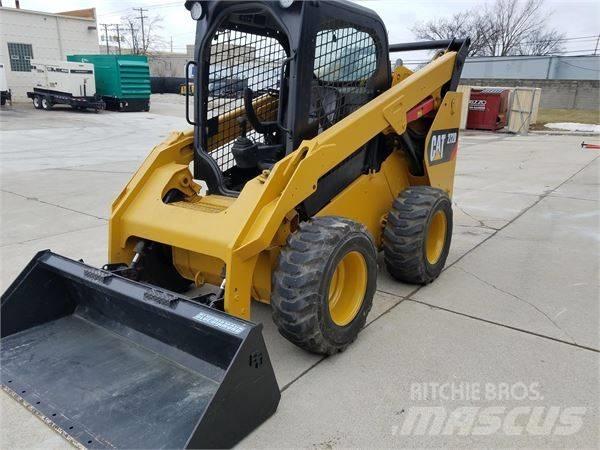 CAT 272 D Kompaktlader