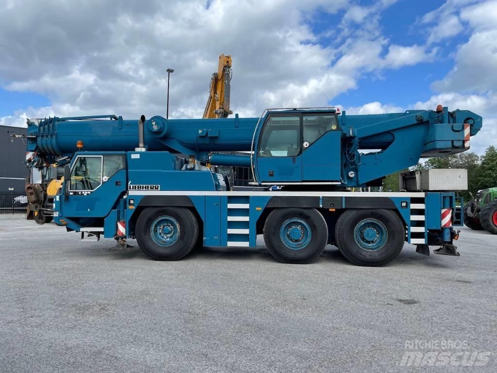 Liebherr LTM 1055-1 All-Terrain-Krane